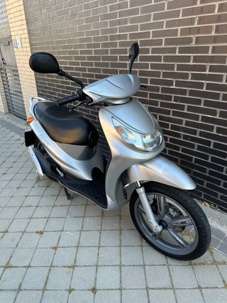 Piaggio 125cc Scooter - 2010 - 12.000 km