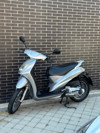 Piaggio 125cc Scooter - 2010 - 12.000 km