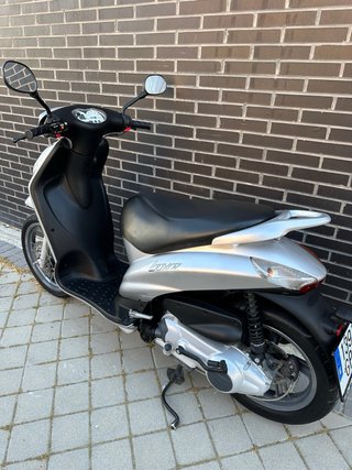 Piaggio 125cc Scooter - 2010 - 12.000 km