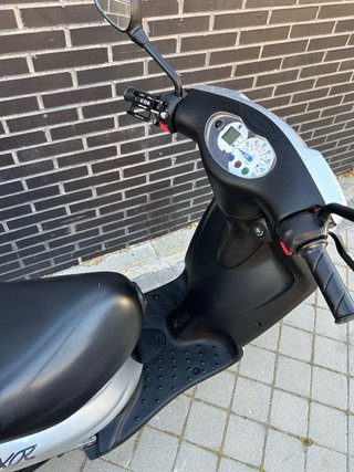 Piaggio 125cc Scooter - 2010 - 12.000 km