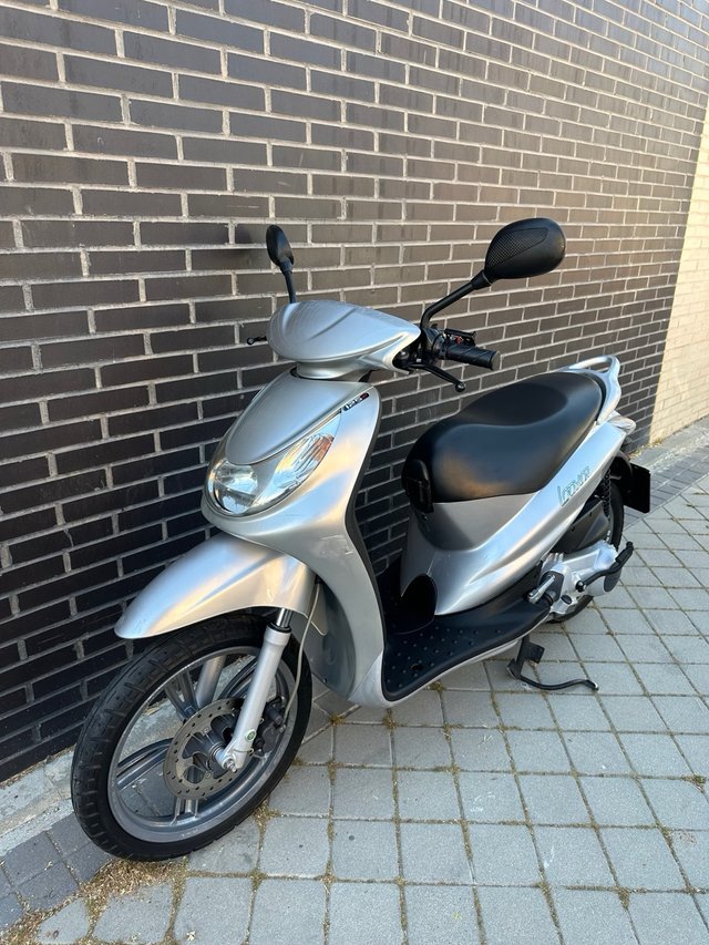 Piaggio 125cc Scooter - 2010 - 12.000 km