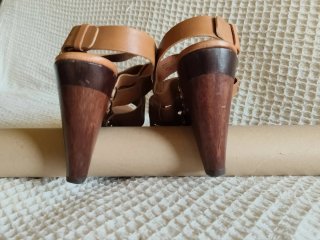 Sandalias de piel tacón plataforma T39