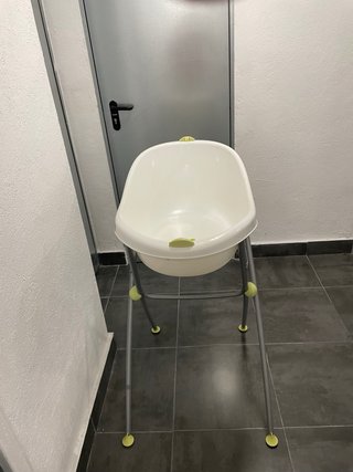 Bañera bebé alta blanca con soporte