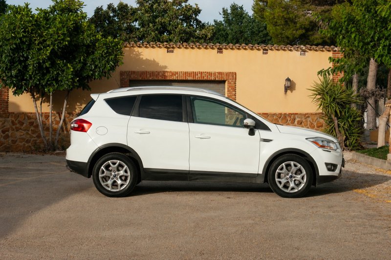 Ford Kuga 2.0 TDCi Trend 2WD 2009, foto 4