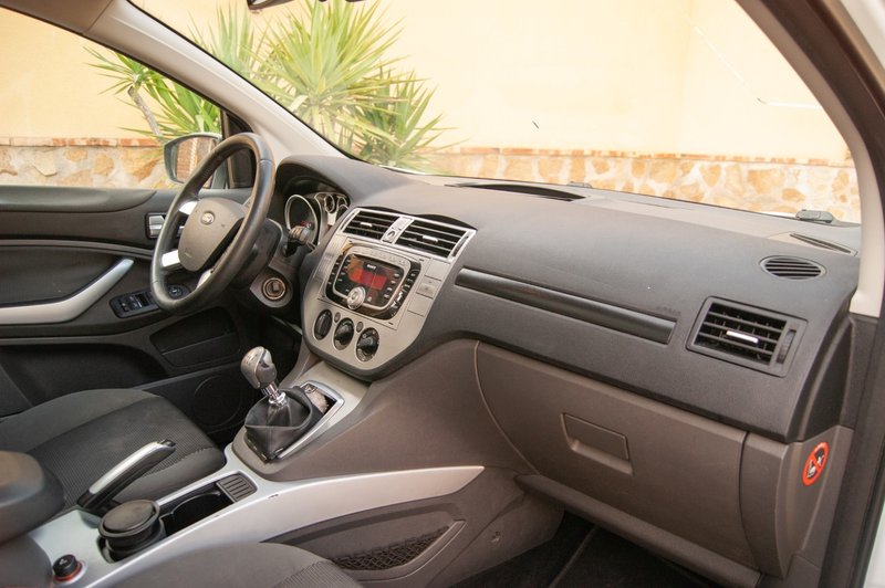 Ford Kuga 2.0 TDCi Trend 2WD 2009, foto 9