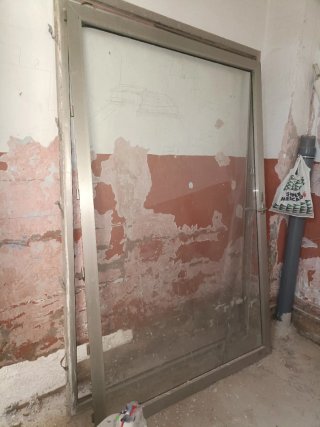 Puerta aluminio y cristal