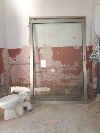 Puerta aluminio y cristal