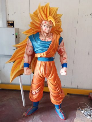 Figura Goku SSJ3 Tamaño Real