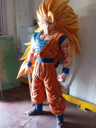 Figura Goku SSJ3 Tamaño Real