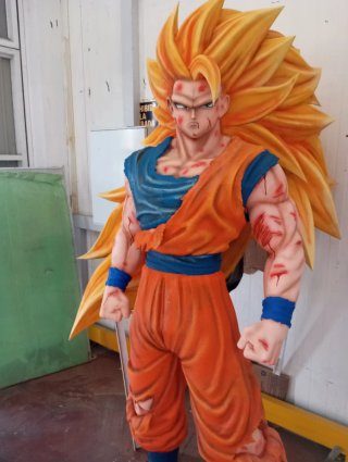 Figura Goku SSJ3 Tamaño Real