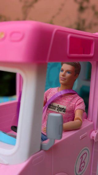 Caravana Barbie Completa con 2 Barbies y 1 Ken