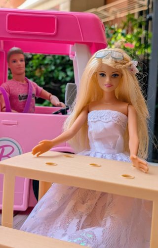Caravana Barbie Completa con 2 Barbies y 1 Ken