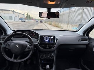 Peugeot 208 2016