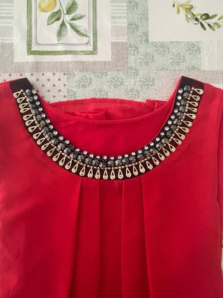 Ropa de mujer  rojo con pedrería