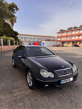 Mercedes-Benz Clase C 2005