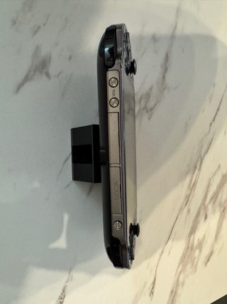 PS Vita OLED Nera con custodia