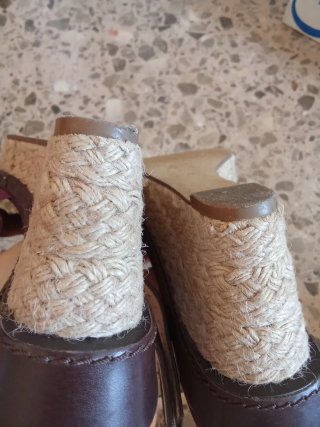 Sandalias con cuña de Guess by marciano.