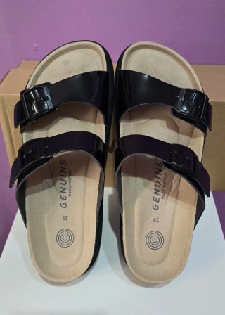 Sandalias Genuins Negras charol