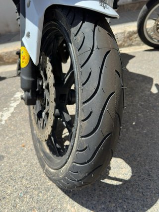 Kawasaki Ninja 250SL Blanca y Negra