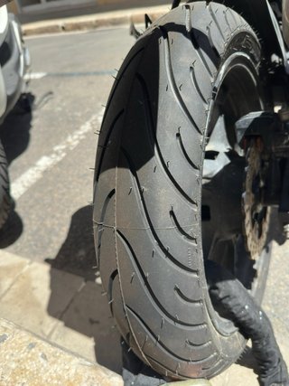 Kawasaki Ninja 250SL Blanca y Negra