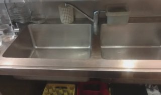 Fregadero de restaurante de metal