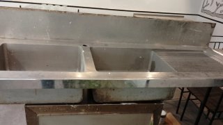 Fregadero de restaurante de metal