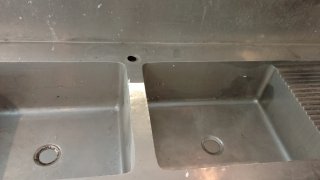 Fregadero de restaurante de metal