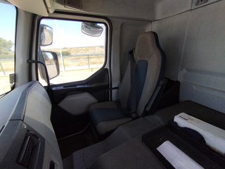 Volvo FE 320 - CAMION PORTACOCHES