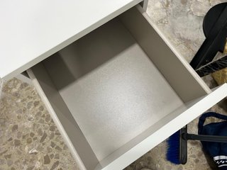 Mesita de noche Ikea Malm blanca