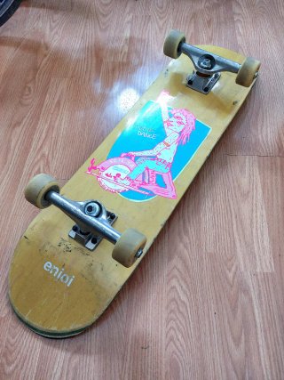 Skate profesional Zack Wallin