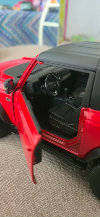 Ford Bronco 1/18 Rojo
