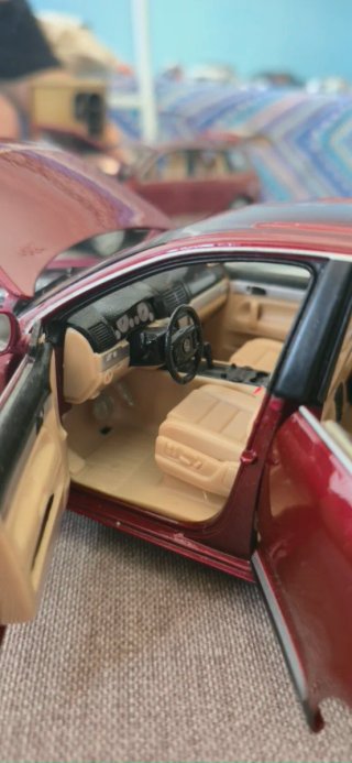 Volkswagen Touareg 1:18