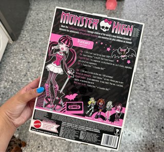 Caja Monster High Draculaura
