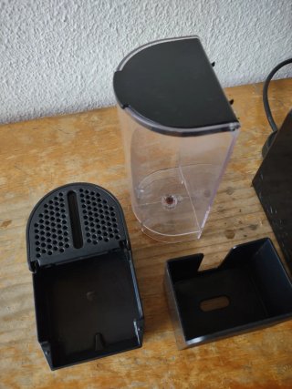 Cafetera Nespresso DeLonghi Negra