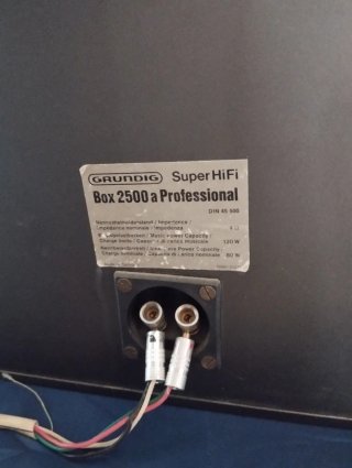 Altavoces Grundig Super Hifi BOX 2500a