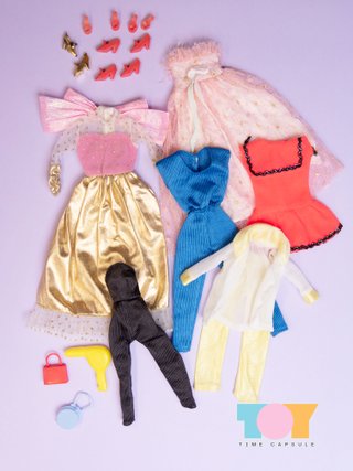 Conjunto di 7 Bambole Barbie e Simili