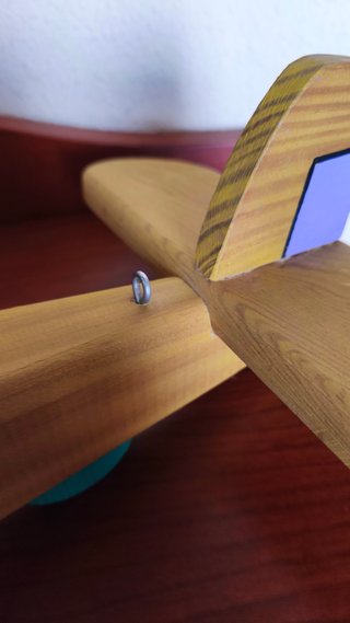 Lámpara infantil avión madera