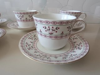 Tazas y platos Royal Crown porcelana