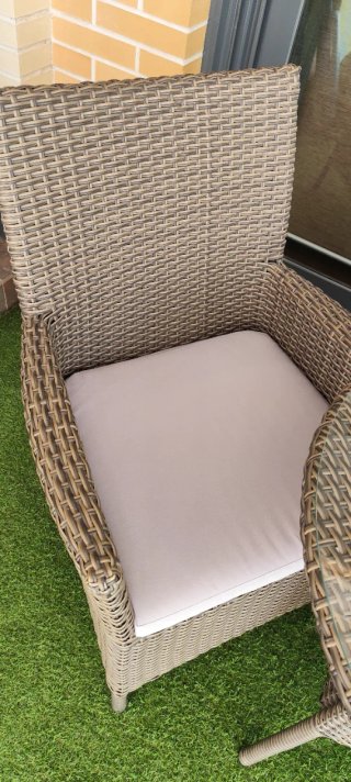 Mesa y 2 sillas ratán exterior