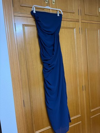 Vestido de fiesta. Nuevo.153cms de largo apraproxi