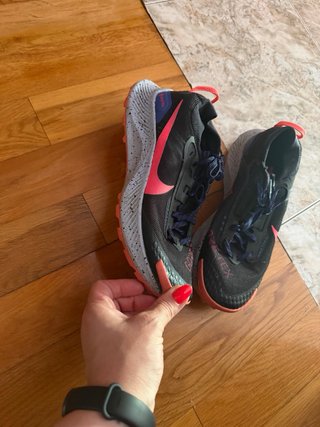 Zapatillas Negras hombre son un 42 mujer 38 las ot