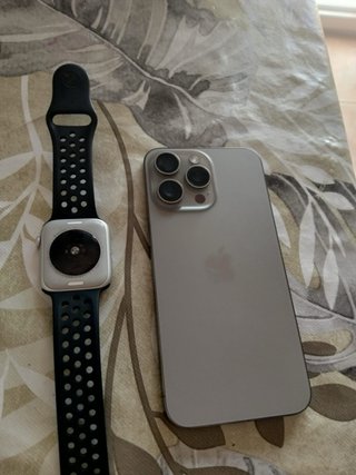iPhone 15 Pro Max  Reloj apple watch