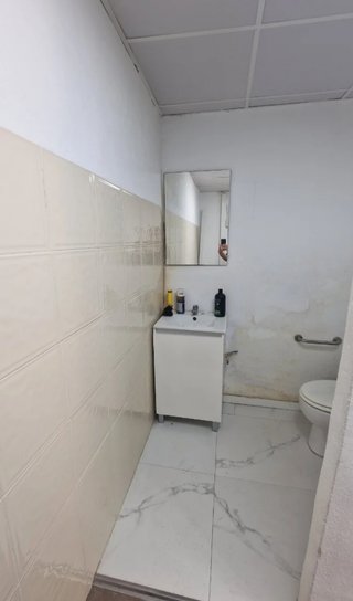 Local comercial recién reformado de 34m²