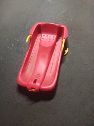 Trineo rojo para niños