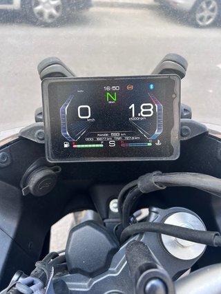 Moto Zontes Negra Sport turismo