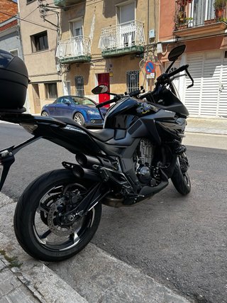 Moto Zontes Negra Sport turismo