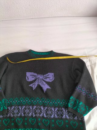 Jersey Negro Lazo Oversize Morado
