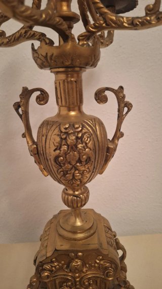 Conjunto reloj y 2 candelabros bronce