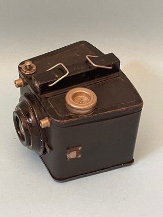 Cámara Kodak Brownie Flash Six-20