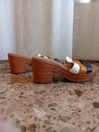 Sandalias destalonadas tacón ancho Talla 37